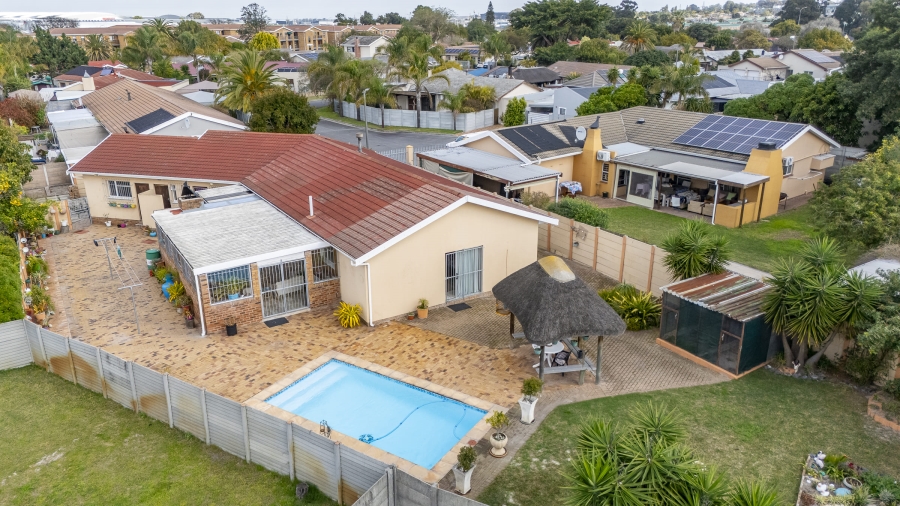 3 Bedroom Property for Sale in Ferndale Western Cape